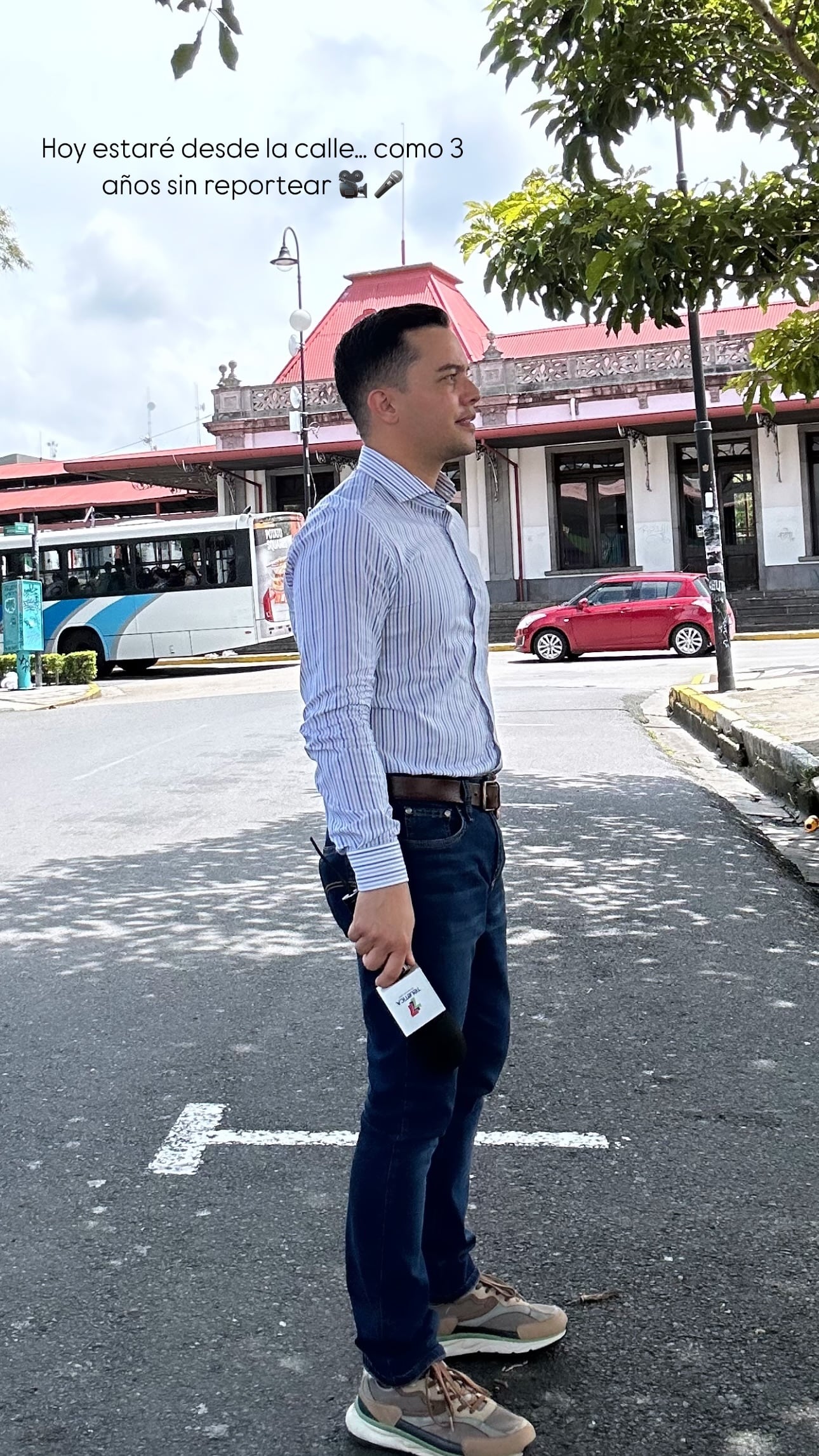 Pablo Campos, periodista de canal 7, de Teletica.