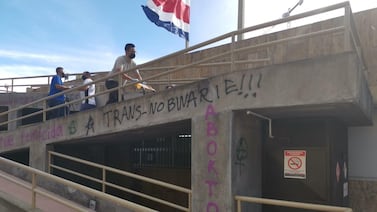 OPINIÓN: Vándalos con esferas de piedra en lugar de cabeza