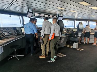 Mega-yate de $250 millones ancló en Quepos por el inicio de la temporada de cruceros de expedición y lujo