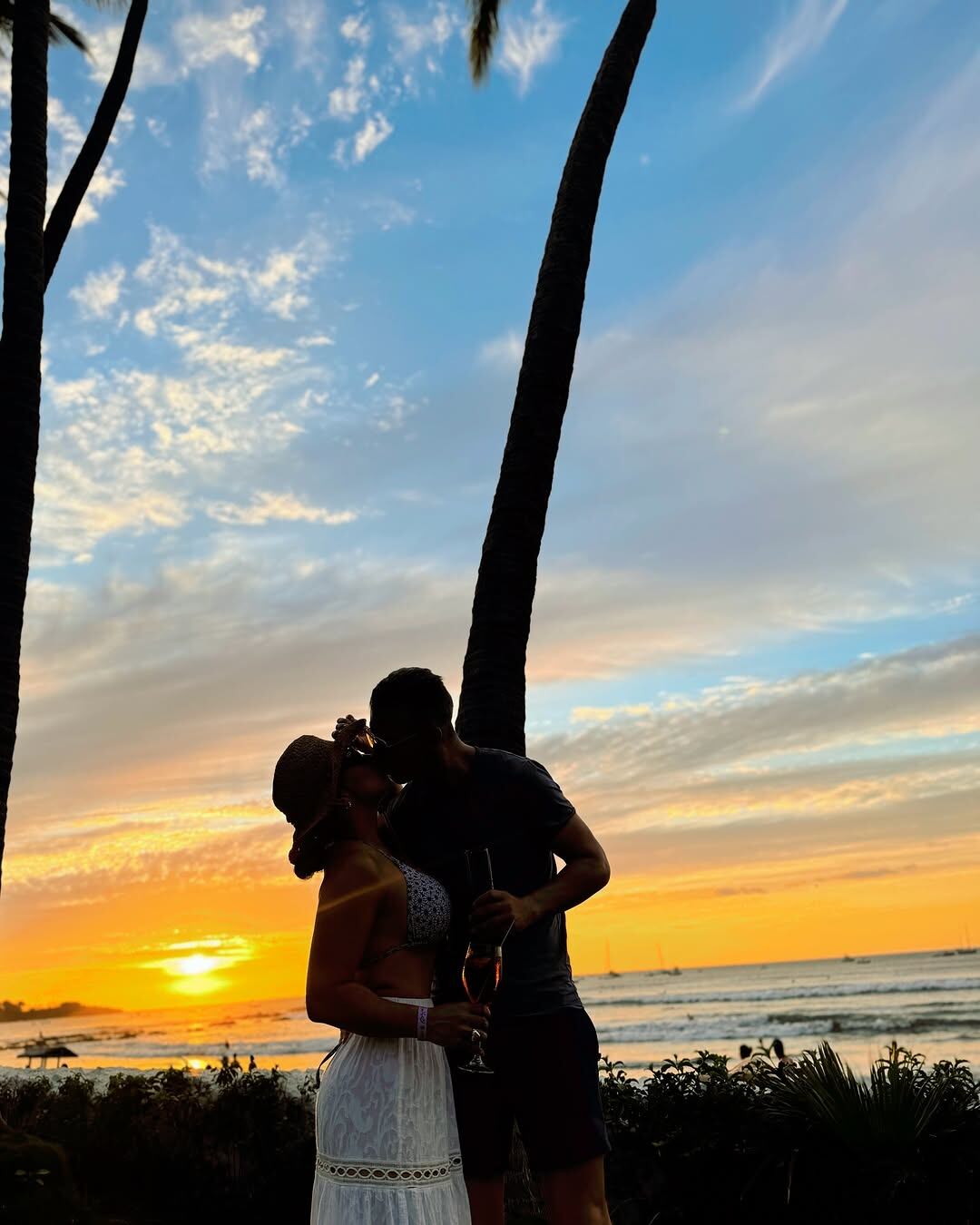 Pablo Gabas y su esposa, Dayana Guillén, eligieron Tamarindo, Guanacaste para celebrarle al amor.