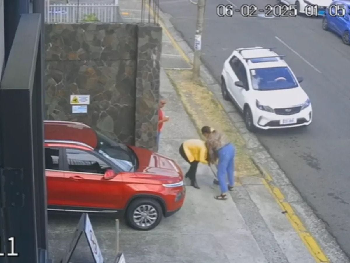 Directora del Hospital San Vicente de Paul protagonizó un colorazo cuando se agarró a golpes con su secretaria.