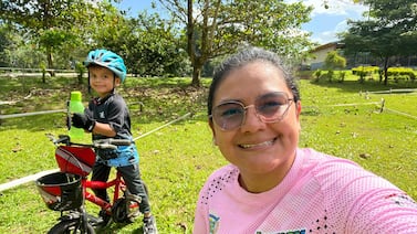 Conozca a Matías, el pequeño que cambió los juguetes por una bici y ya entrena como grande