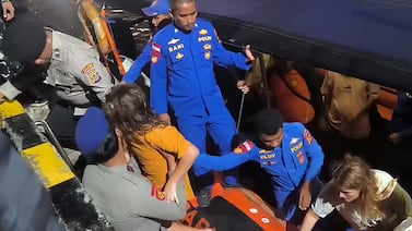 Entrenador de fútbol y sus tres hijos fallecieron en un naufragio en Indonesia