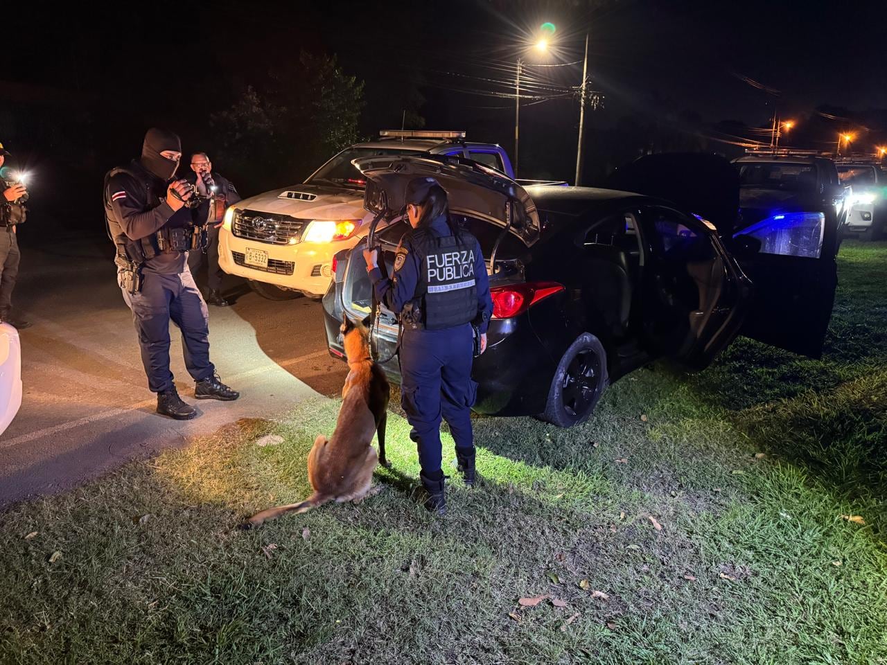 Un cargamento de cocaína fue encontrado en la cajuela del carro