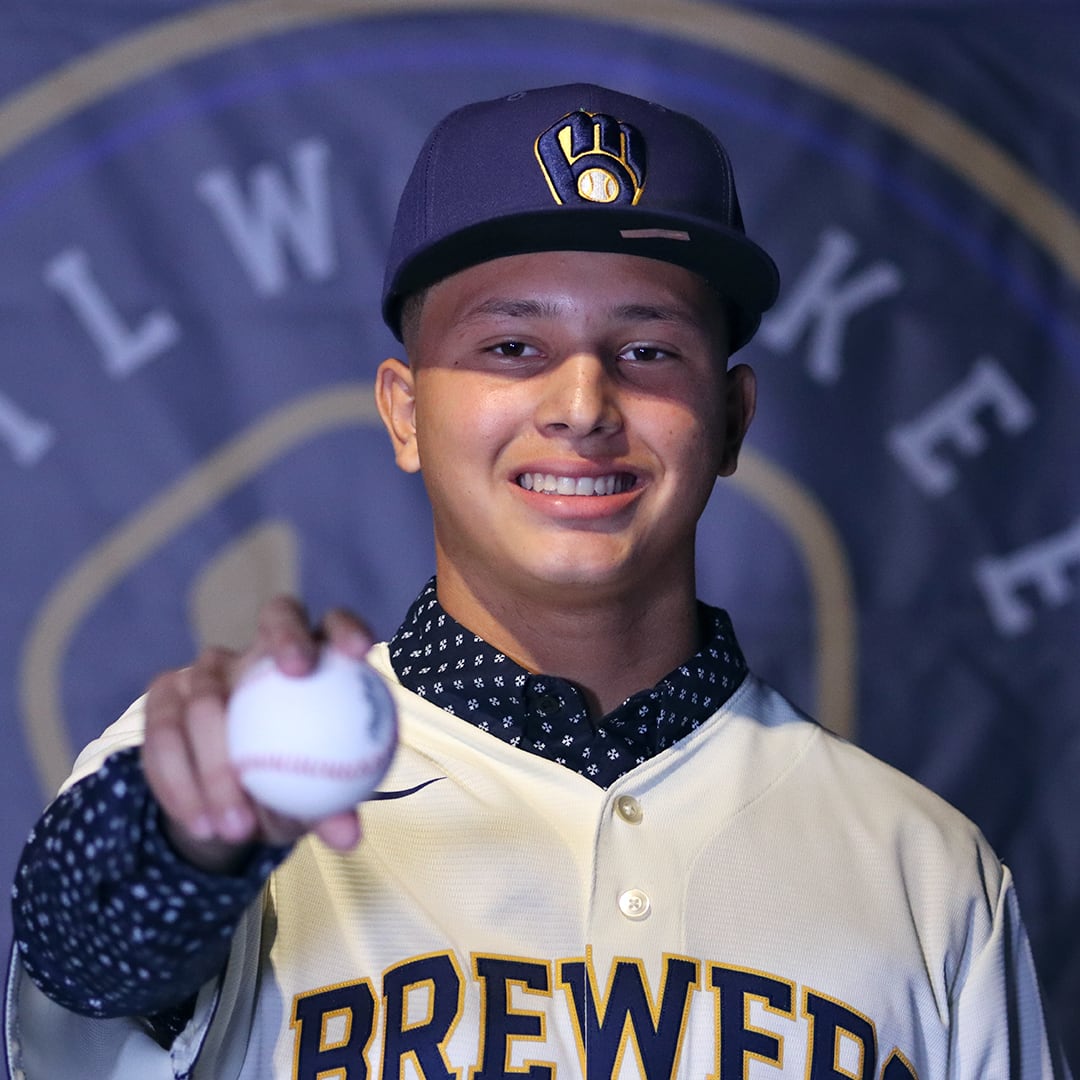 Ángel González es venezolano y pronto a nacionalizarse costarricense. Foto: DT Comunicación