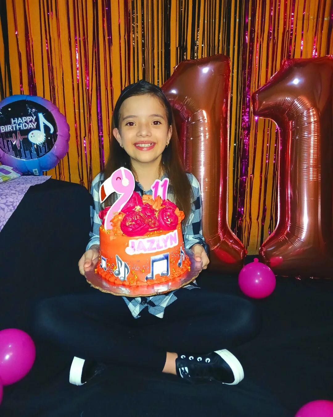 Leylani Jazmín Zeledón Huertas es de Birrisito de Paraíso en Cartago, tiene 11 años y desde los 7 aprendió a mezclar música por eso es DJ Jaz “La Princesa del Dancehall”.