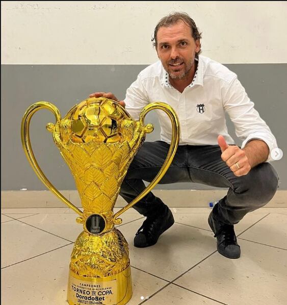 Andrés Carevic, Yherland McDonald