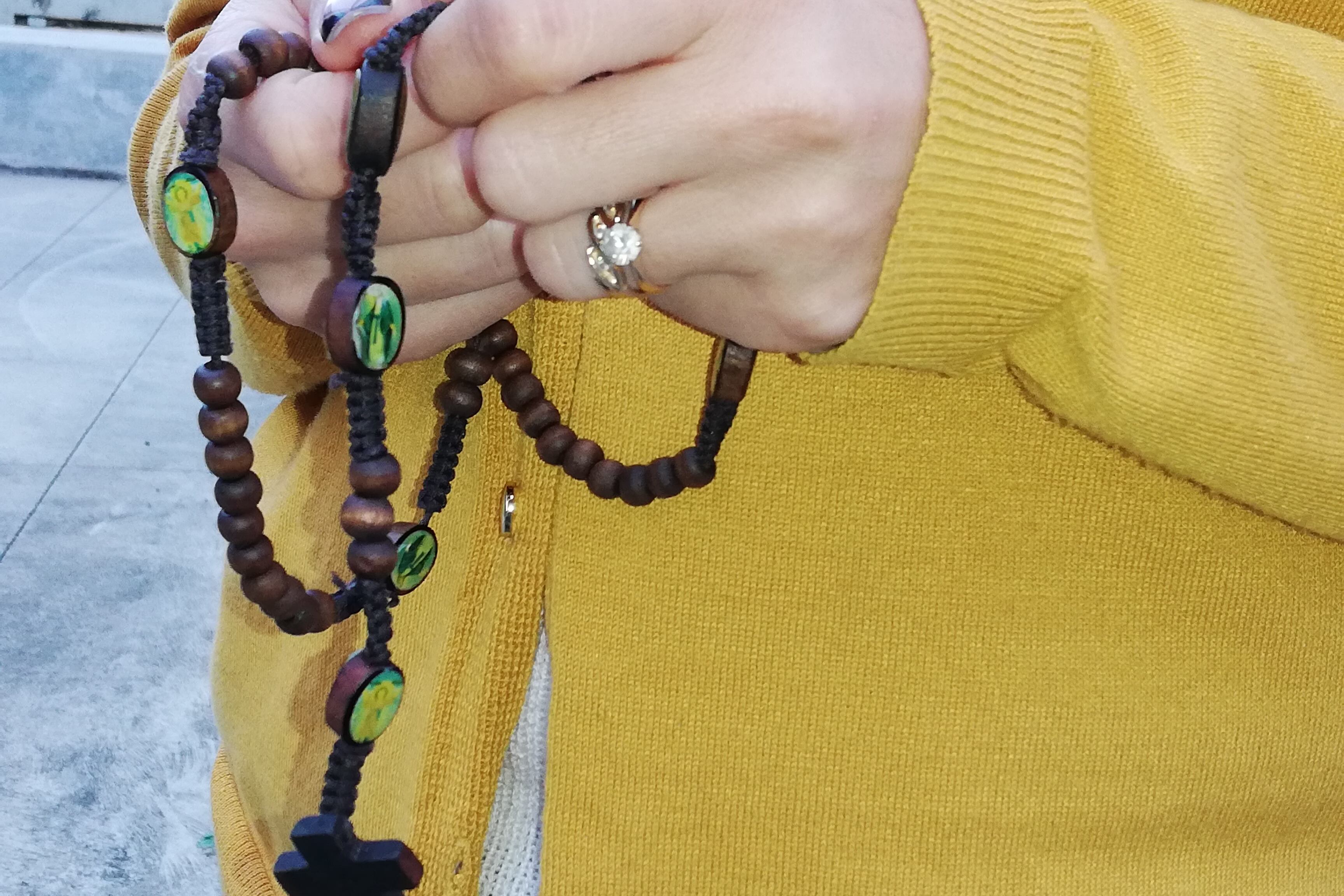 Evite tirar a la basura los objetos que le hayan bendecido