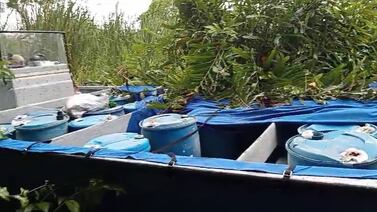 Detienen a cuatro hombres y les decomisan armas AK-47, una lancha y ocho carros de alta gama