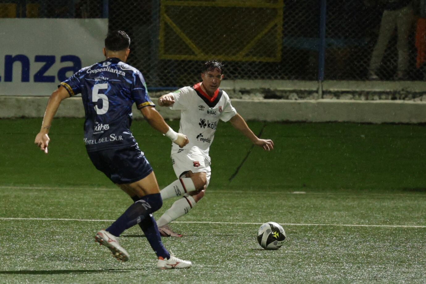 29/09/2024, Pérez Zeledón, partido de la jornada 13 del torneo de apertura 2024 entre el Municipal Pérez Zeledón y Liga Deportiva Alajuelense.