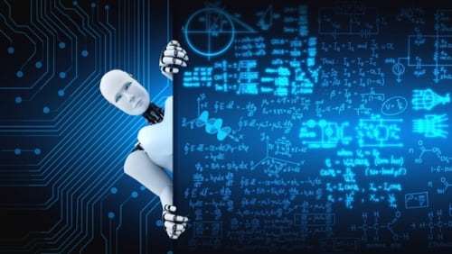 Un robot blanco observa desde detrás de un panel con fórmulas matemáticas y gráficos digitales, ilustrando la creciente demanda de habilidades en inteligencia artificial.