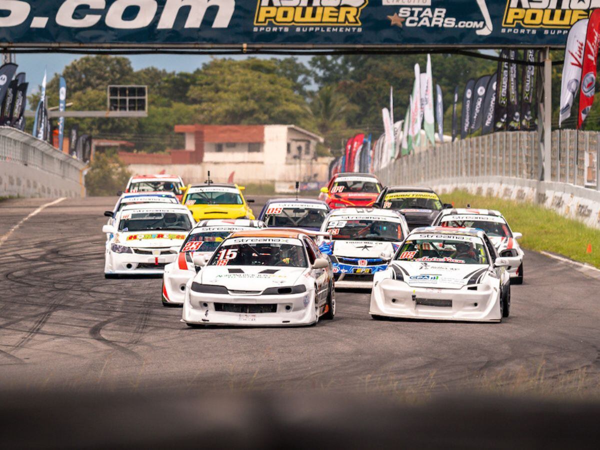 En el Campeonato Nacional de Automovilismo 2024 podrán ver a los mejores pilotos del país competir de tú a tú. Foto cortesía de Costa Rica Racing League.