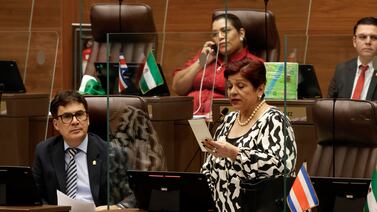 (Video) Diputada atacó a legislador oficialista, le dijo “chuchinga” y él también le tiró duro