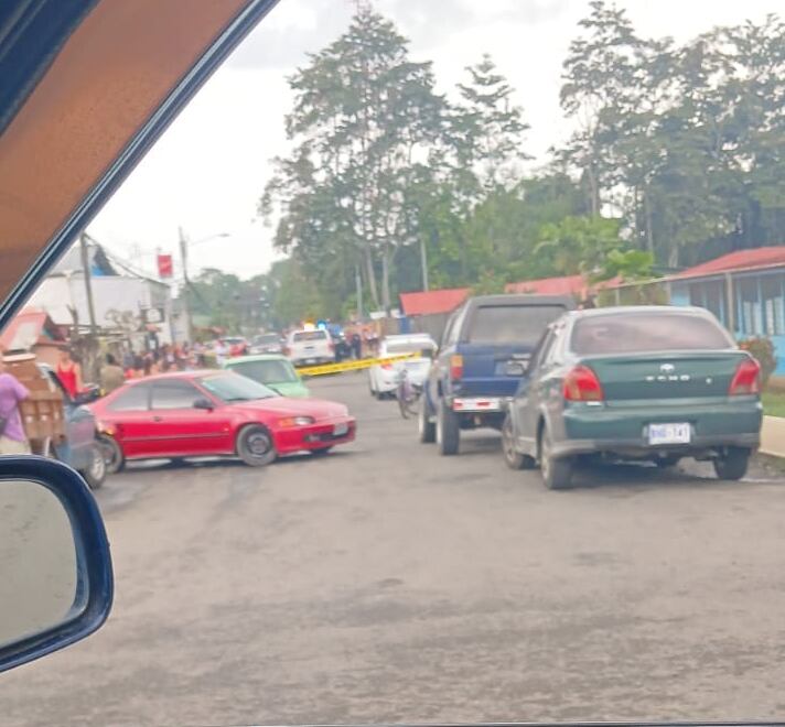 El tiroteo ocurrió la tarde de este 19 defebrero frente a la escuela de El Cairo, donde dos estudiantes fueron alcanzados por proyectiles. Foto: Cortesía, San Clemente informa.