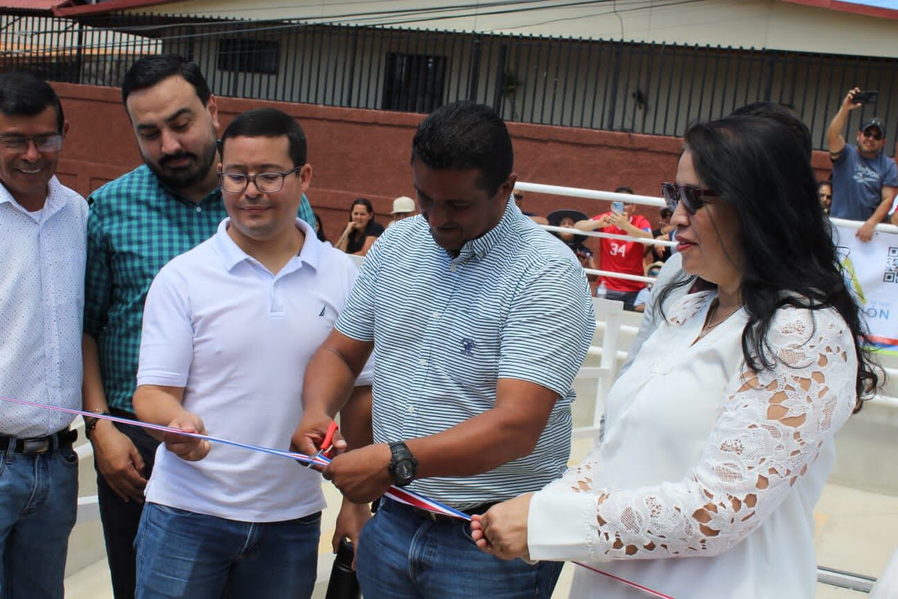 Inaugura parque en La Unión