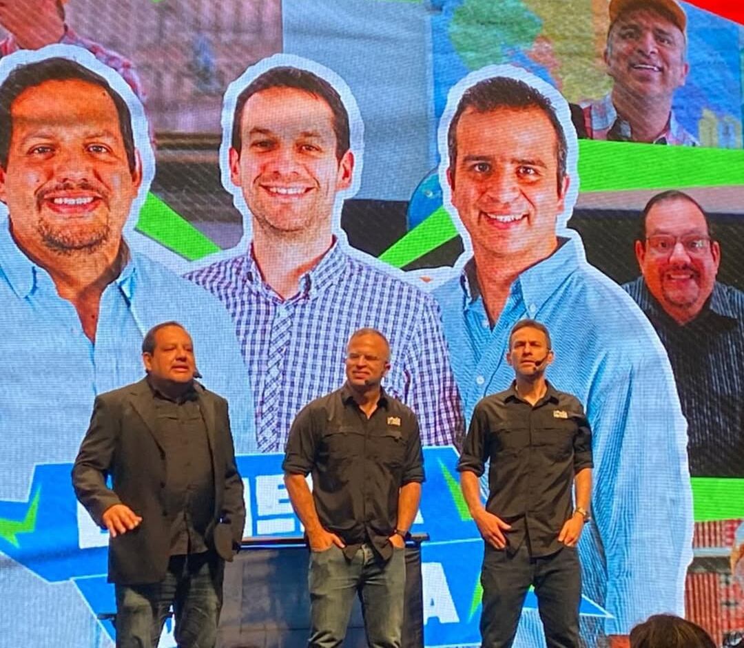 Daniel Moreno, La Media Docena.