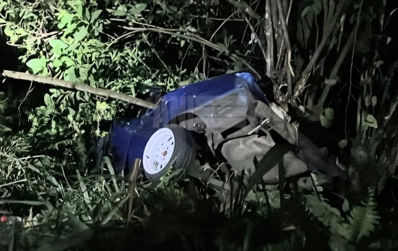 Dos hombres perdieron la vida la noche de este jueves 25 de junio luego de sufrir un aparatoso accidente de tránsito en San Humberto de Los Chiles, en la zona norte del país. Foto: ANI