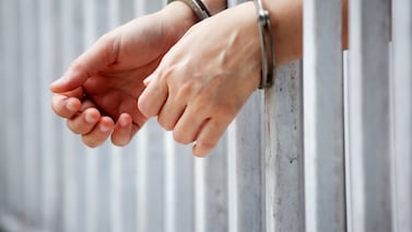Este será el castigo de un hombre por disparar contra dos personas para no pagar deuda