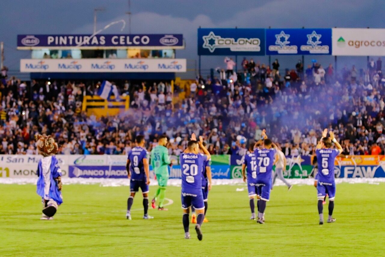 Aficionados del Cartaginés quieren recibir con todo al equipo. Cortesía.