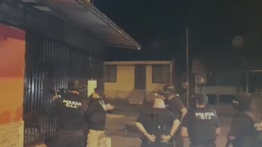 Allanan casas de sospechosos de matar a adolescente que recogía chatarra