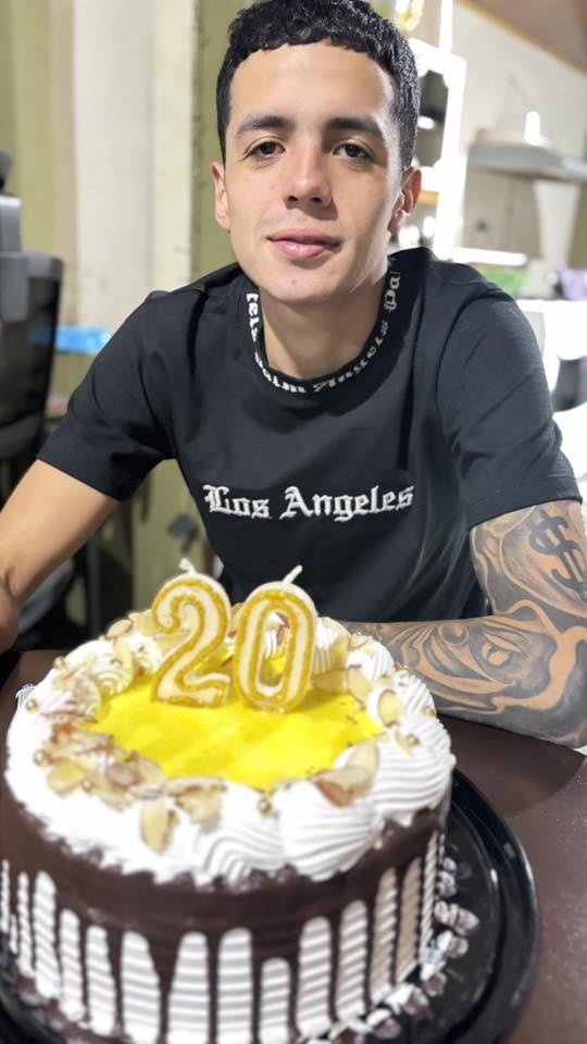 Douglas Araya y su hijo Ryan fallecieron en dos diferentes accidentes de tránsito.