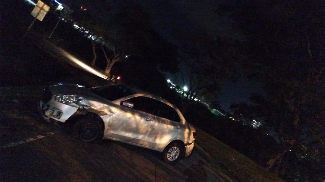 El carro es propiedad de un hombre que fue apuñalado en Hatillo. Foto MSP.