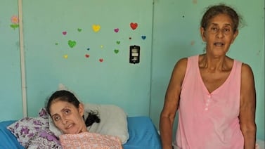 Ocho años después del accidente que la dejó en estado vegetativo, Tatiana le da una razón para sonreír a su mamá