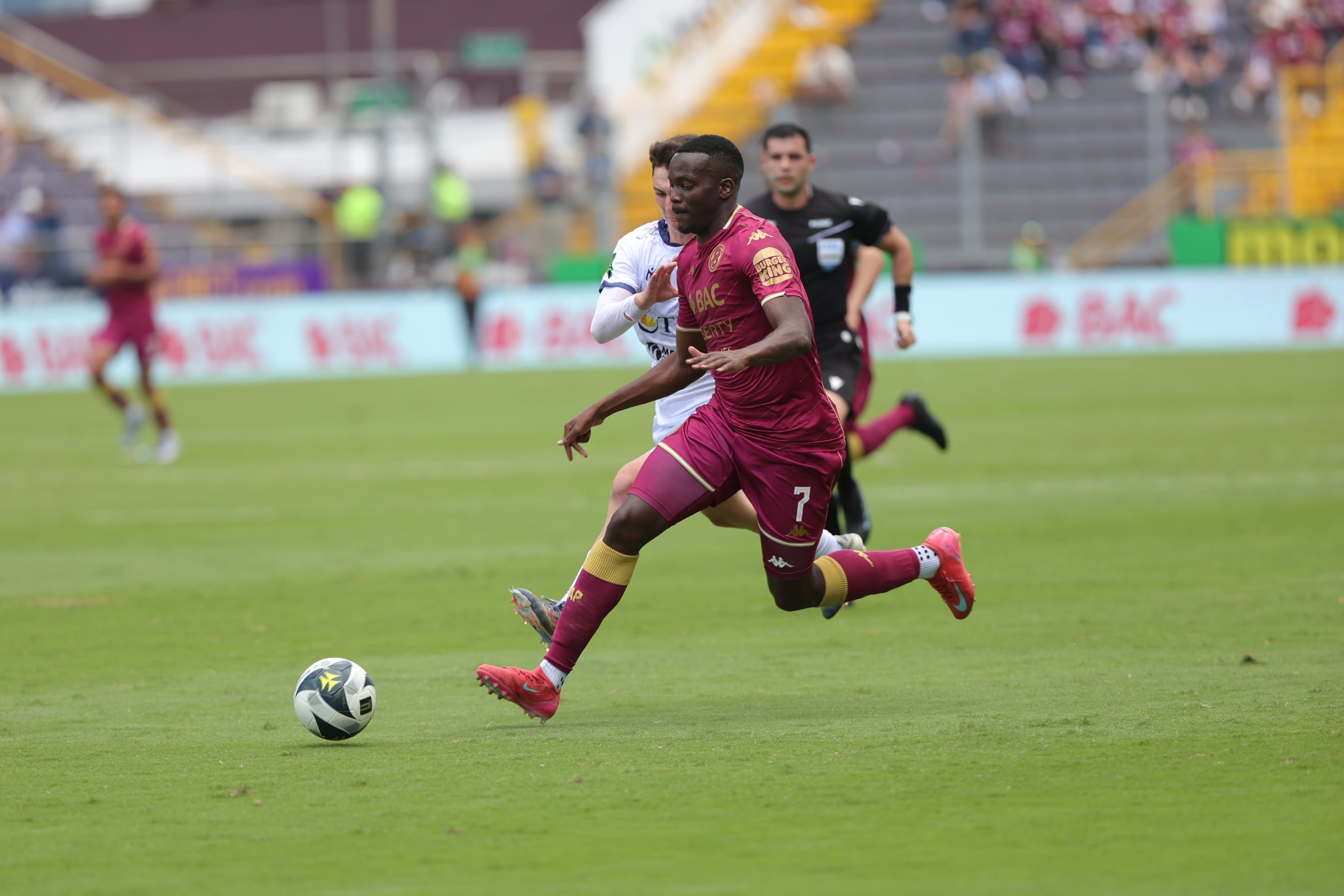 14/09/2025/ juego entre Deportivo Saprissa vs Guadalupe en el estadio Ricardo Saprissa / foto John Durán