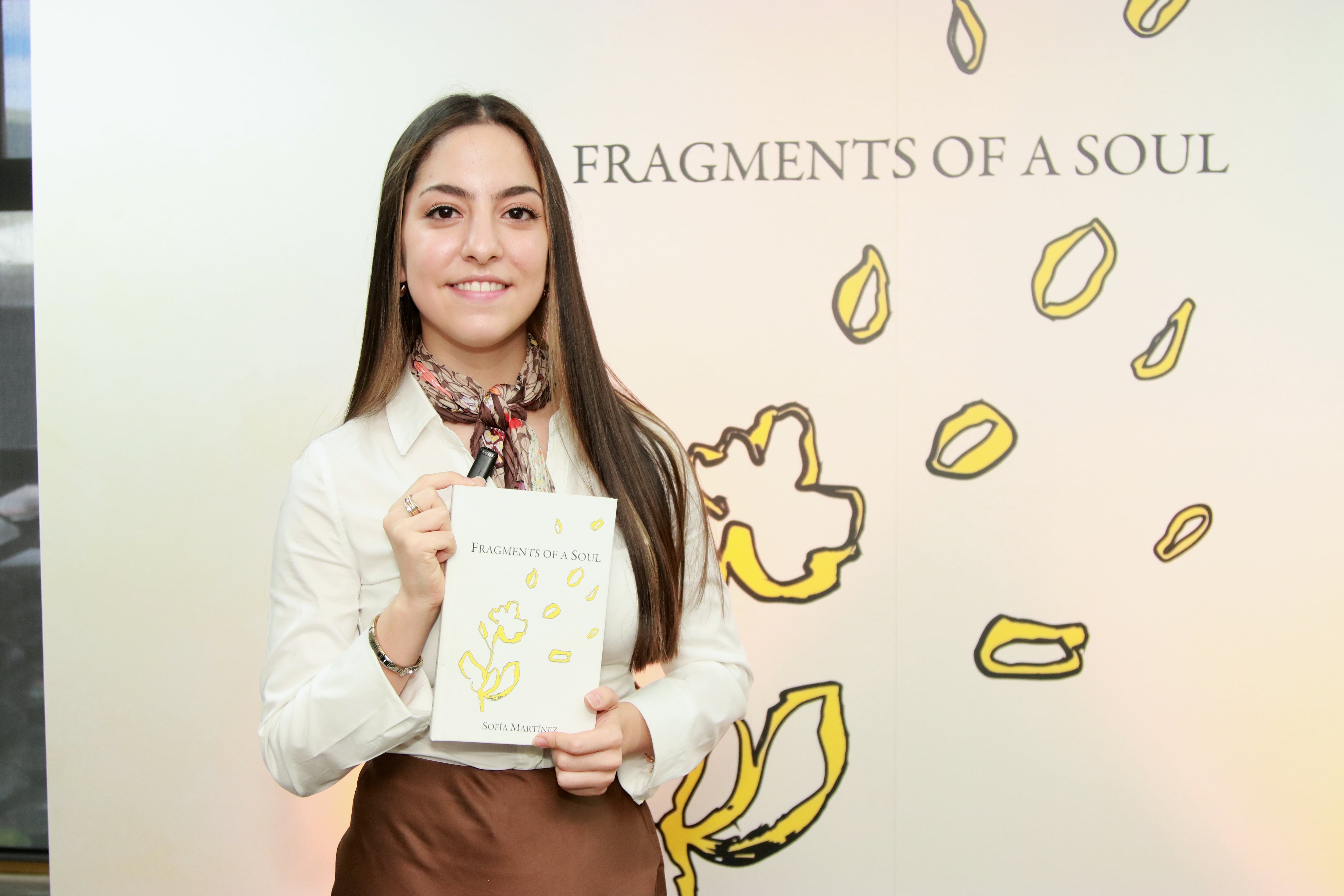 El libro “Fragmentos del alma” nació como un desahogo personal y terminó convertido en el primer libro de Sofía Isabel Martínez Munive.