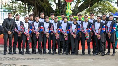 Joven viaja 260 kilómetros cada domingo para no decepcionar al amor de su vida