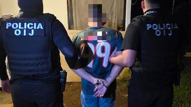 Policía habría escondido droga decomisada bajo un colchón, guardaba las boletas y luego la devolvía al mercado