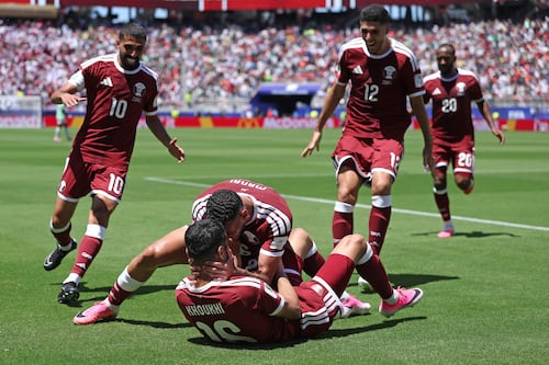 Mundial 2026: Empate entre Suiza y Catar dejó la primera polémica arbitral, ¿falló el VAR?