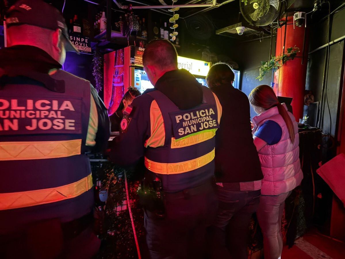 El Ministerio de Salud cayó de sorpresa en La Cali y realizíó un operativo masivo.