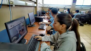 MEP da importante anuncio a los papás de escolares y colegiales