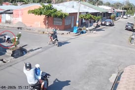 Impactante video muestra como entre cuatro sicarios ejecutaron a un muchacho a plena luz del día
