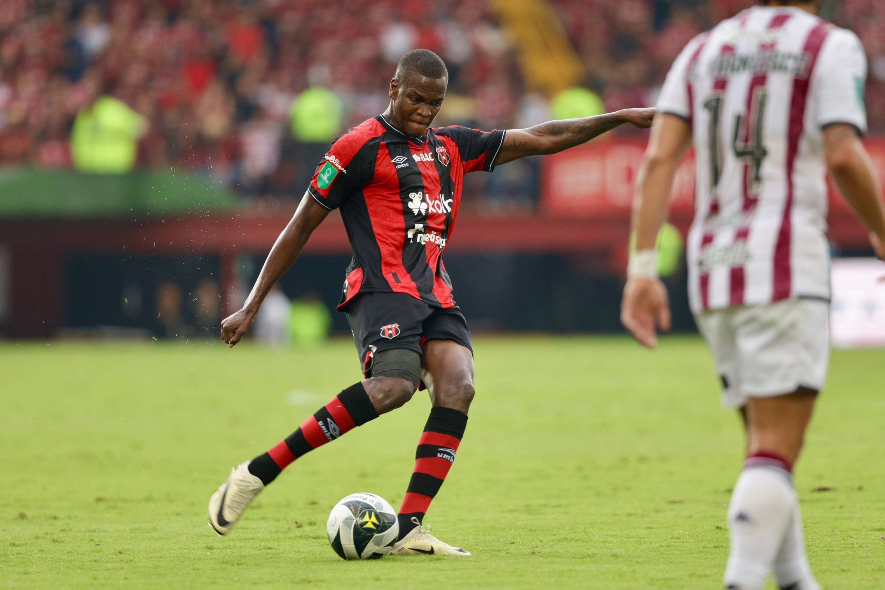 01/09/2024, Alajuela, Estadio Alejandro Morera Soto, partido de la jornada 8 del torneo de clausura 2024 entre la Liga Deportiva Alajuelense y el Deportivo Saprissa.