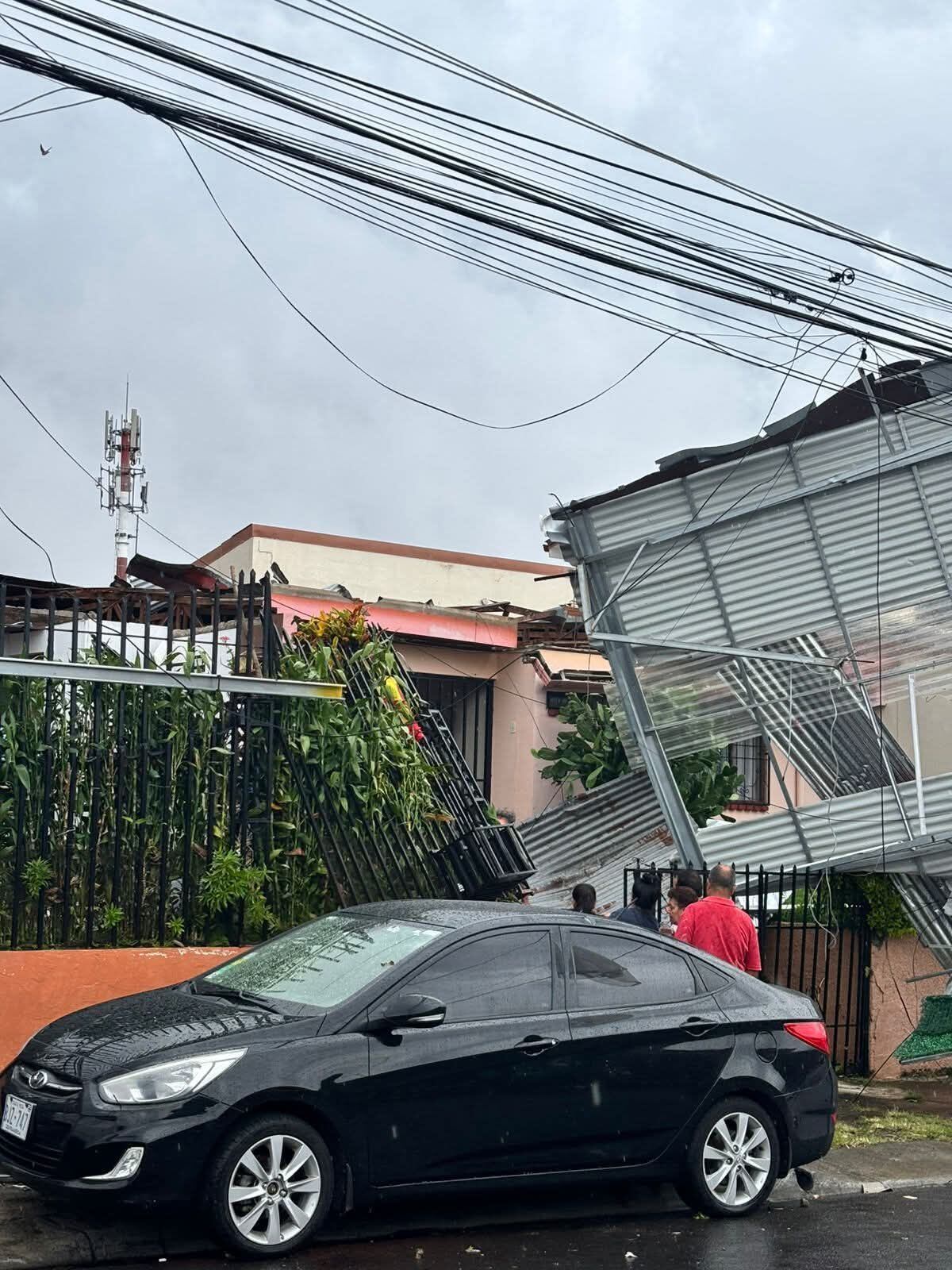 Torbellino en Heredia. Foto Facebook Heredia por media calle.