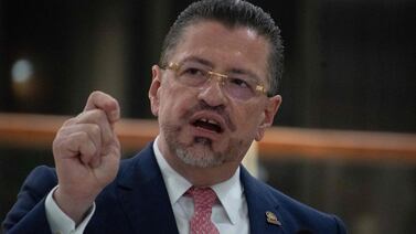 Personaje del año: La manzana que mordió Rodrigo Chaves