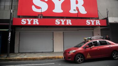 Mandaron a cerrar 13 tiendas SYR, ¿ahora por qué?