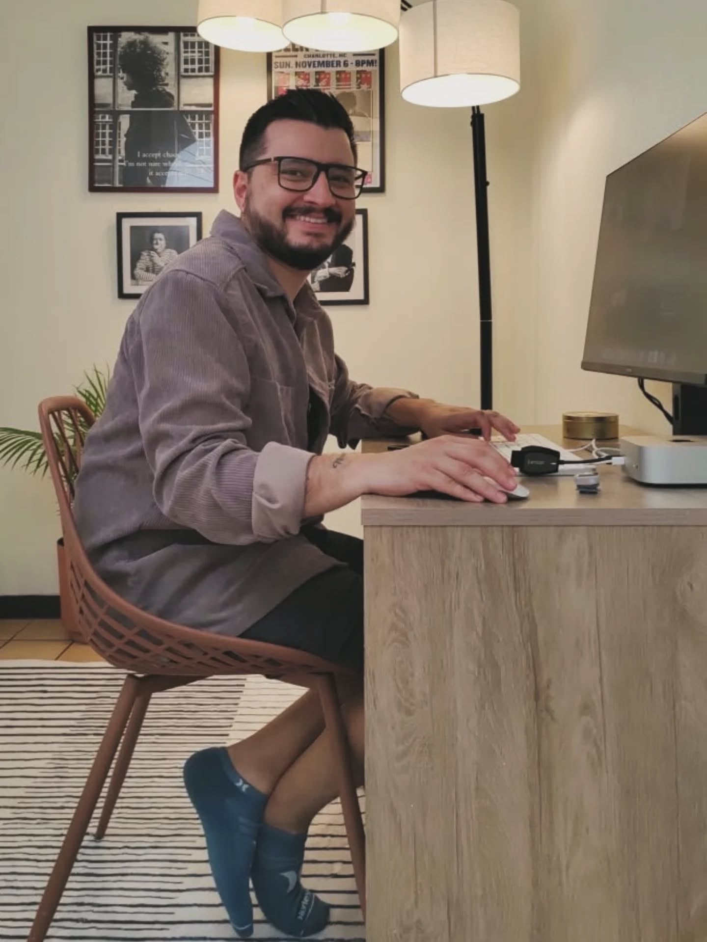 Daniel Céspedes compartió una fotografía trabajando junto con una reflexión sobre su felicidad