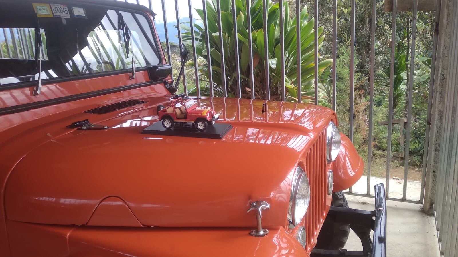 Un jeep willys modelo 65 es la adoración de Diego Quesada y ama este carro desde que nació. Cortesía.