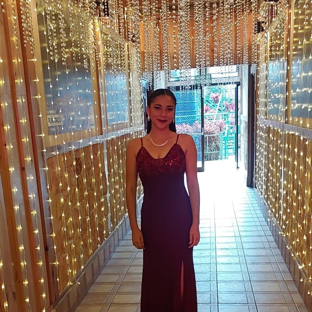 Ashley Solano Torres es Santa Rosa de Turrialba y logró la segunda mejor nota en el examen de admisión de la Universidad de Costa Rica (UCR). Está super feliz porque pegó 794,9 puntos de 800 posibles.