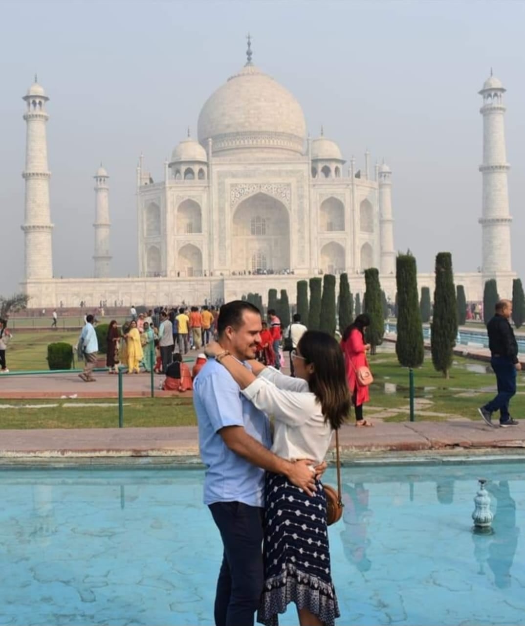 El matrimonio tico conformado por Marcela Gutiérrez y Frainer Chacón se hizo una linda promesa de amor que los ha llevado por seis países en una experiencia que les ha maravillado y todavía los tiene con un sétimo país en la agenda al cual no pudieron ir cuando lo planearon por culpa de la pandemia