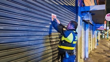 Clausuran restaurante en San José debido a increíble hallazgo que se dio en la cocina