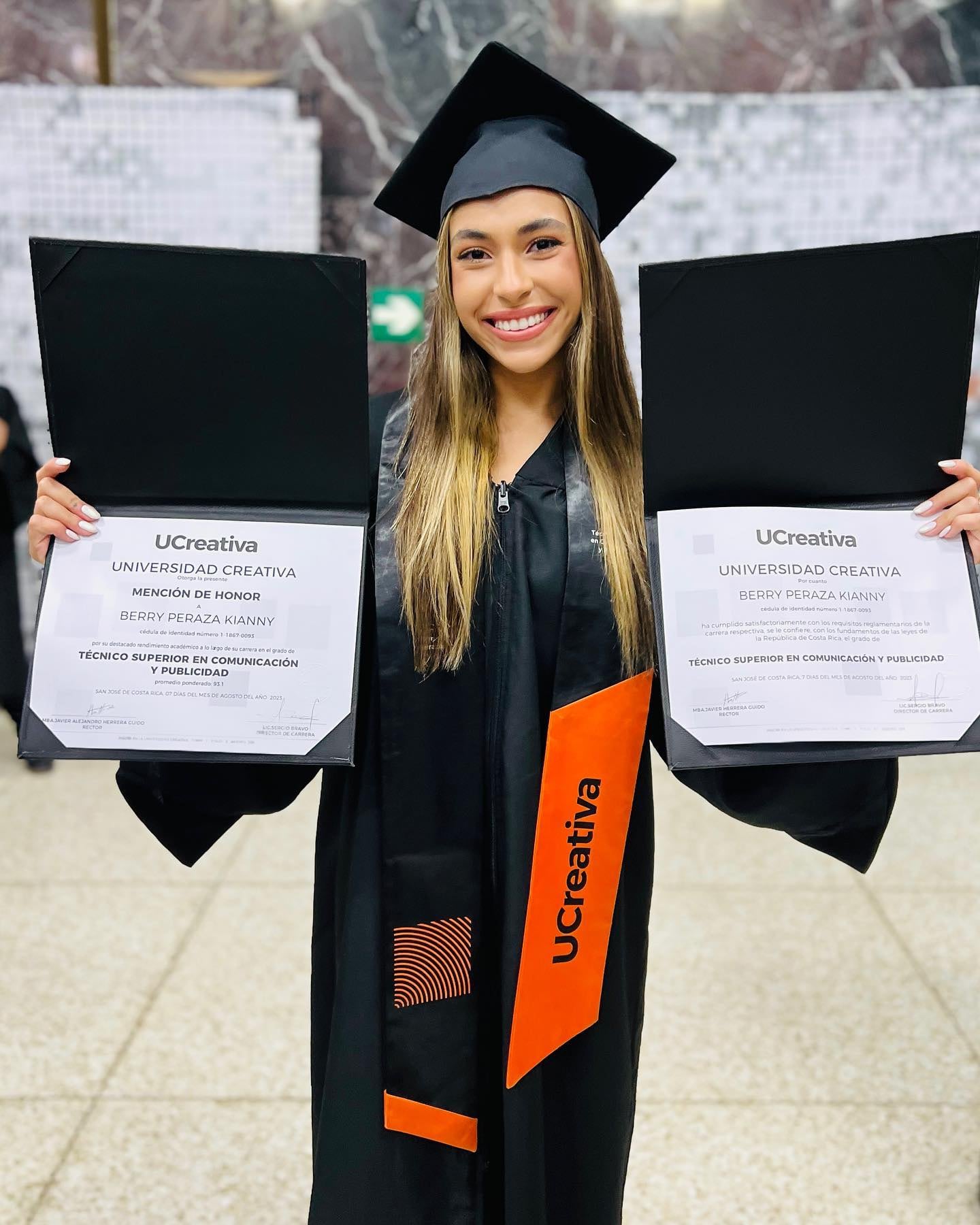 Glenda Peraza celebró con todo la graduación de su hija Kiky. Facebook.