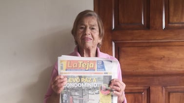 Vecina de Desamparados podrá estrenar lentes gracias a La Teja y Ópticas Münkel