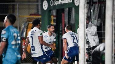 Cartaginés se sacudió la mala vibra al derrotar a Sporting de manera extrema y sufrida