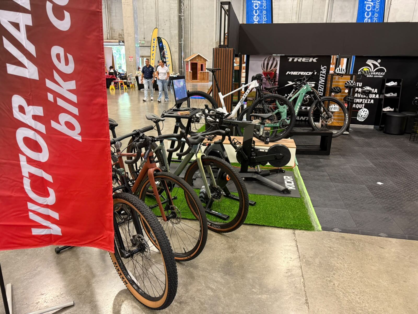 Ciclo Víctor Vargas debuta en Expocasa y Decoración 2026 ofreciendo bicicletas, racks para el hogar, asesoría y la opción de entregar su bici usada como parte del pago.