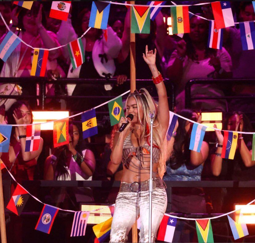 Karol G puso a brillar la bandera de Costa Rica en los MTV Video Music Awards