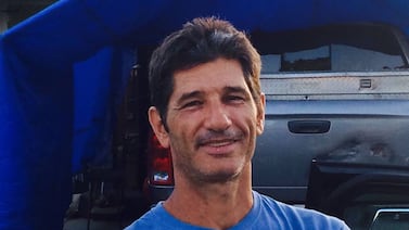 Reconocido surfista asesinado en Limón fue despedido en el lugar que más amaba del país